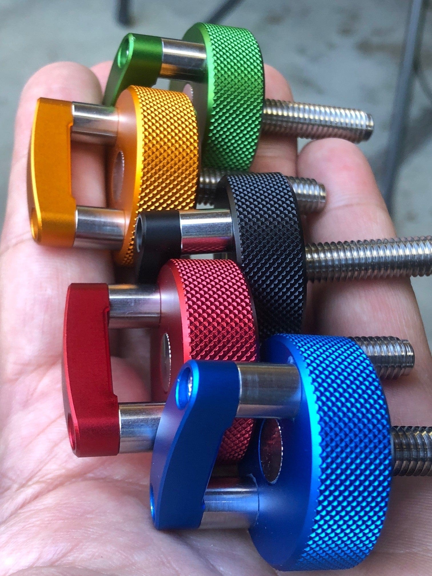 JEEP Wrangler JK, JL & JT Hard Top Quick Removal Fastener Thumb Screws, integrated D Ring, ROCKWORKX Billet Aluminum (Six Piece Set) rockworkx